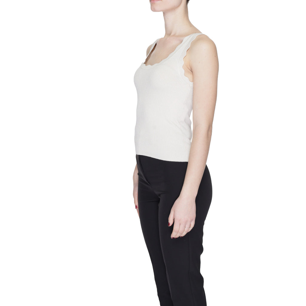 Jacqueline De Yong Canotta Donna