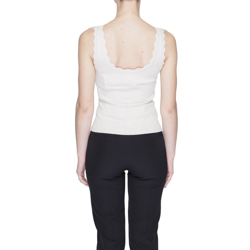 Jacqueline De Yong Canotta Donna